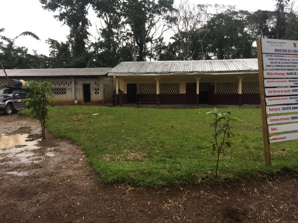 Bloc de deux salles de classe à l'école publique de Nkol-Ebae